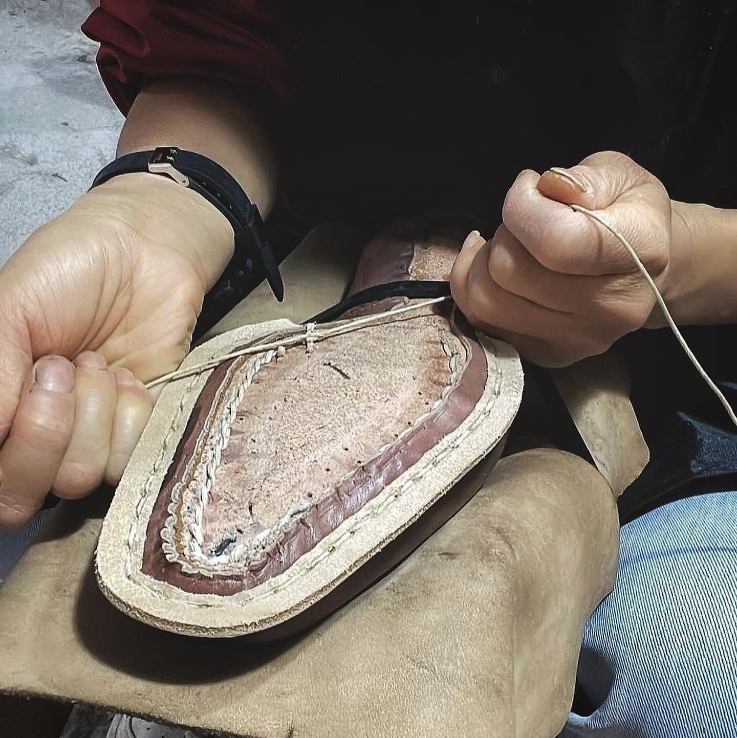 Hand welted shoes making method