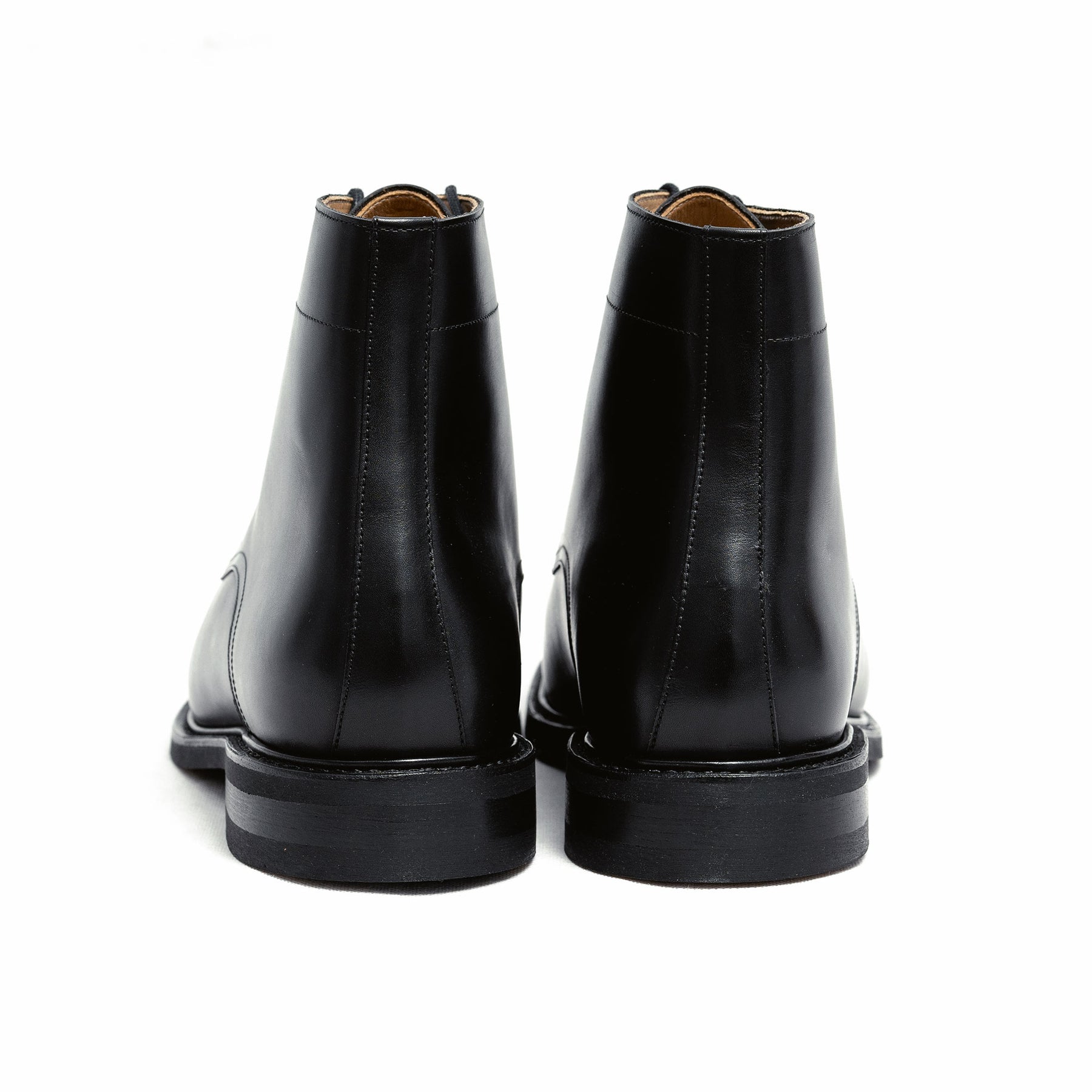 Mens black dress boots is a great choice for smart casual looks