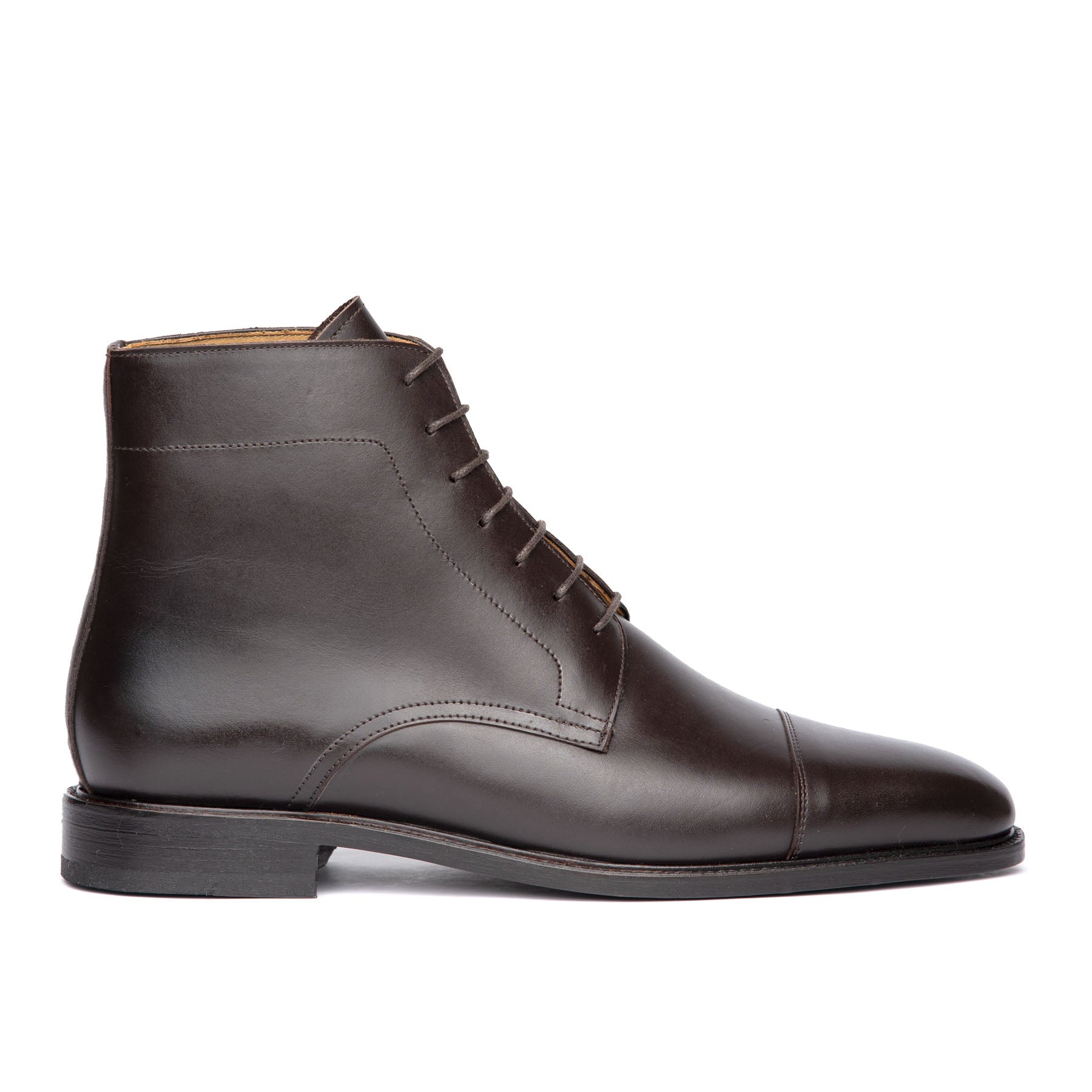 Brown leather boots lace up crafted in Portugal using full grain calfskin and welted construction for everyday wear
