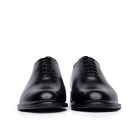 Mens black oxfords shoes with single piece of leather. Crafted for all formal and professional events
