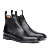 The Safari black chelsea boots, made with single box calf leather with elastic side panel