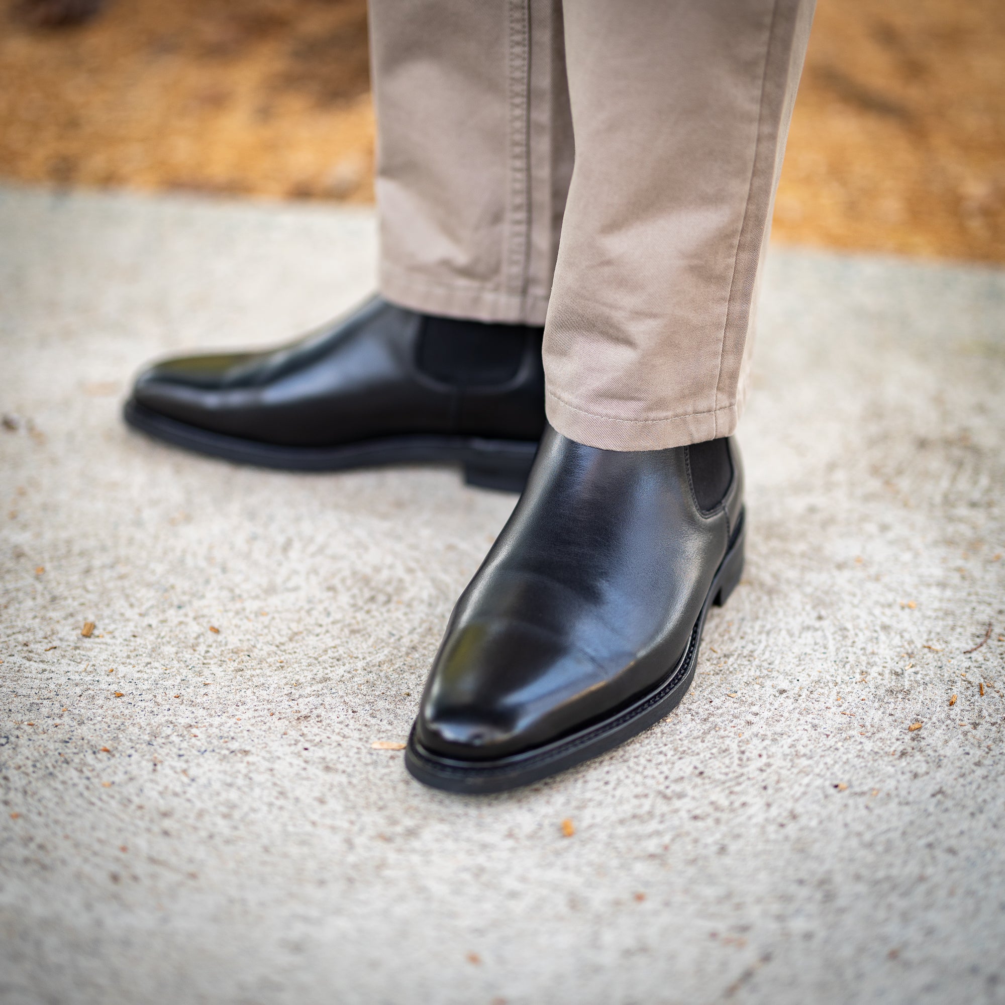 Men chelsea boots are popular for everyday wear and suitable for all outfit styles