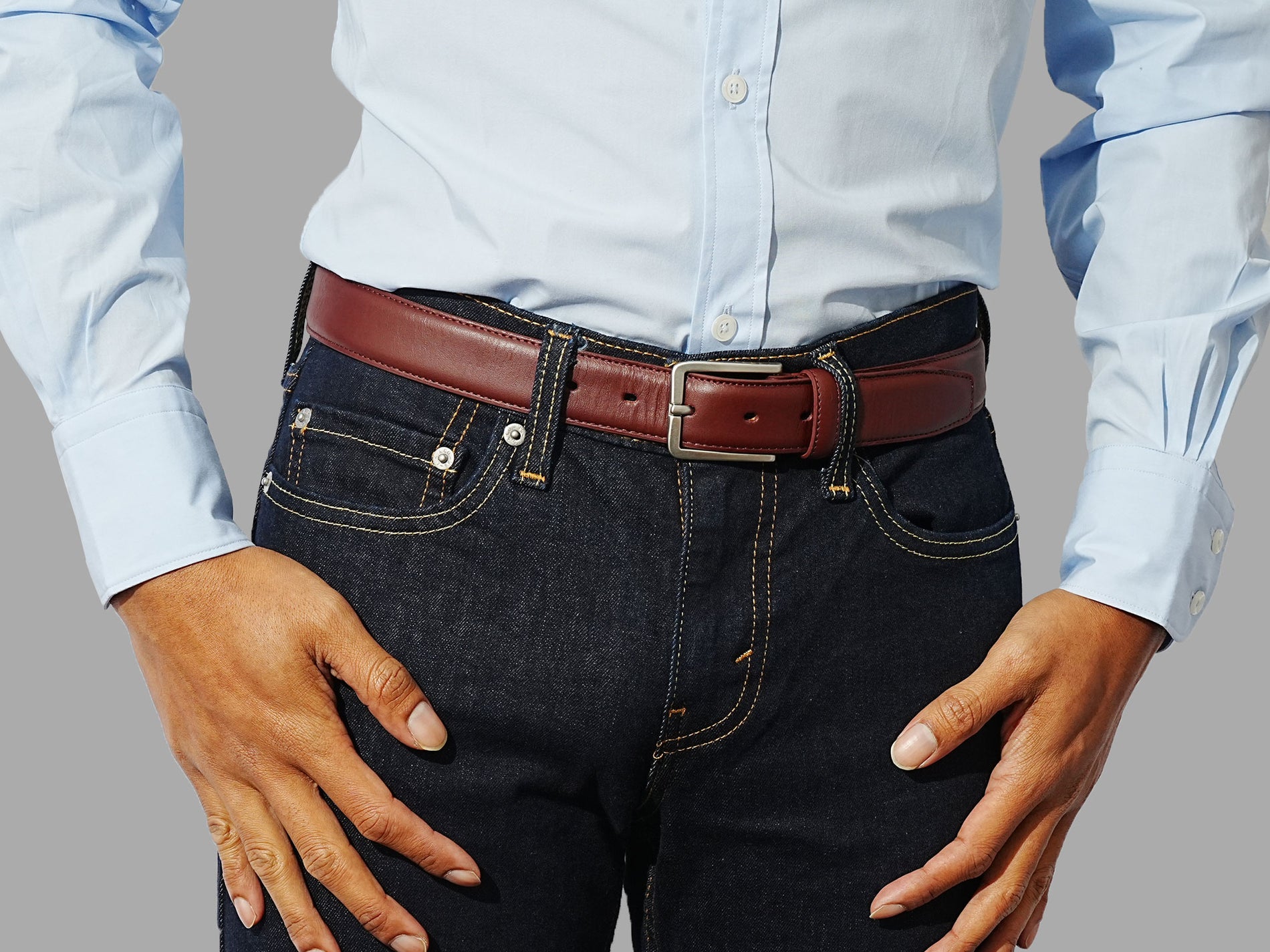 Burgundy full grain leather belts. Ideal for men’s formal trousers, weddings, or events.