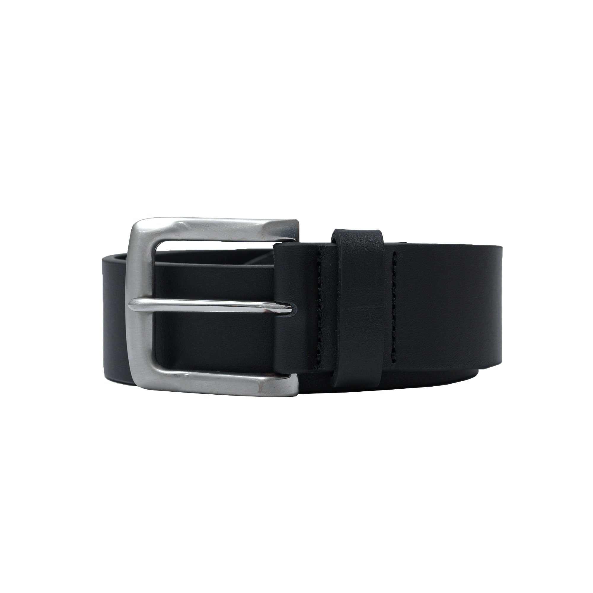 Men’s casual belts that fit perfectly with denim, chinos, or laid-back office looks.