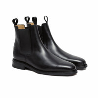 Mens black goodyear welted Chelsea boots made using full grain leather and rubber sole. 