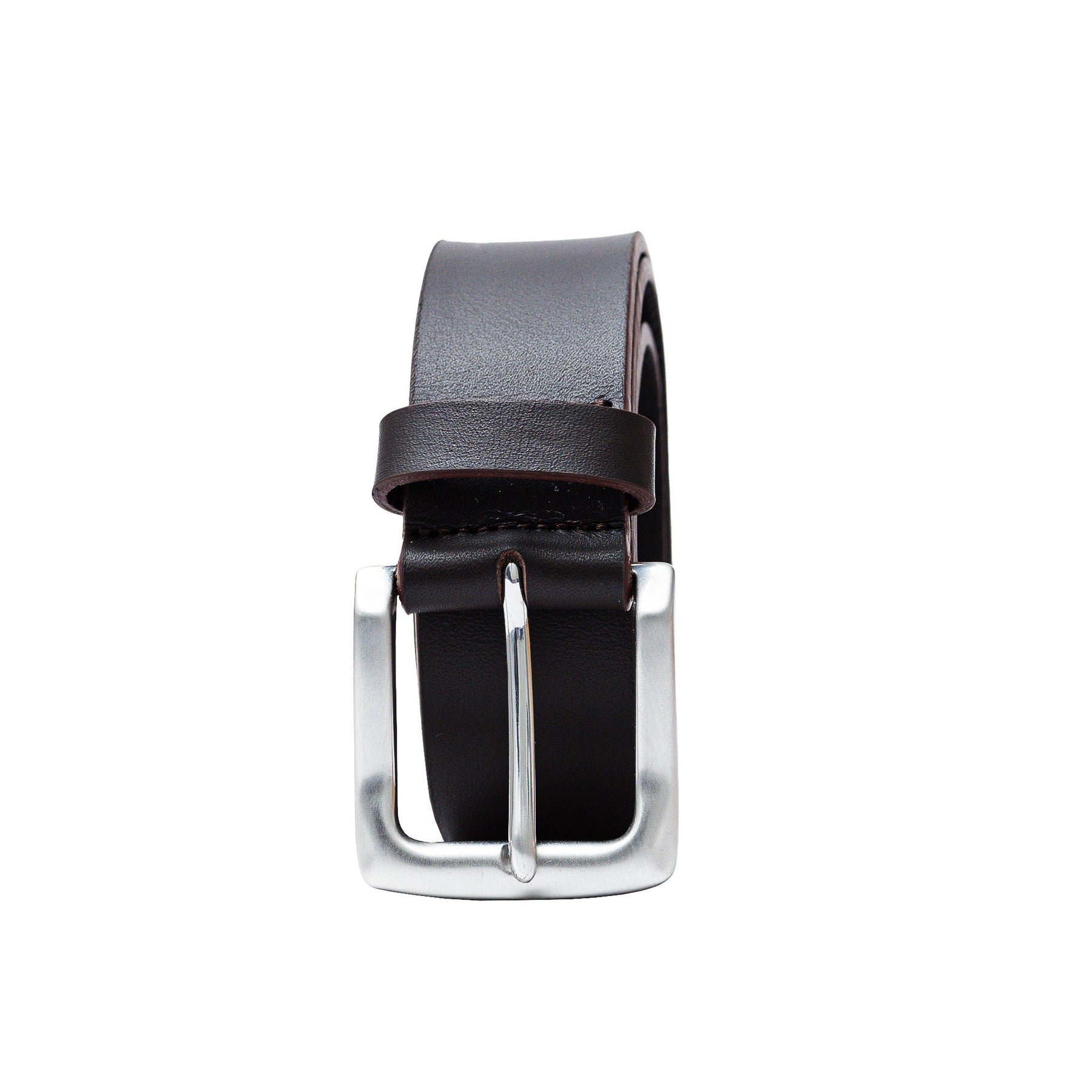 Everyday men’s brown belt. Pair it with chinos, denim, or laid-back weekend attire.