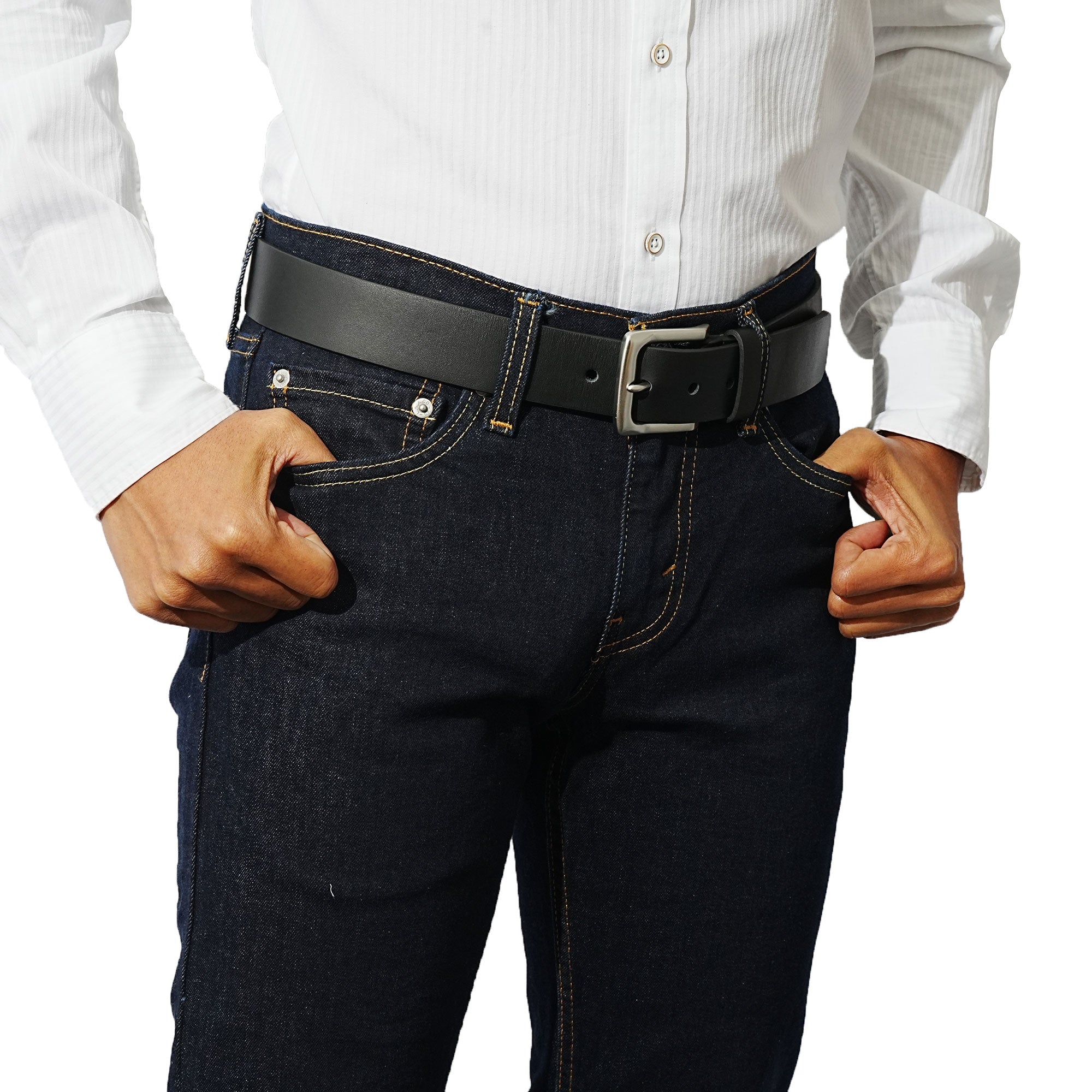 Men’s casual leather belt built for jeans and chinos. Everyday comfort, lasting style.