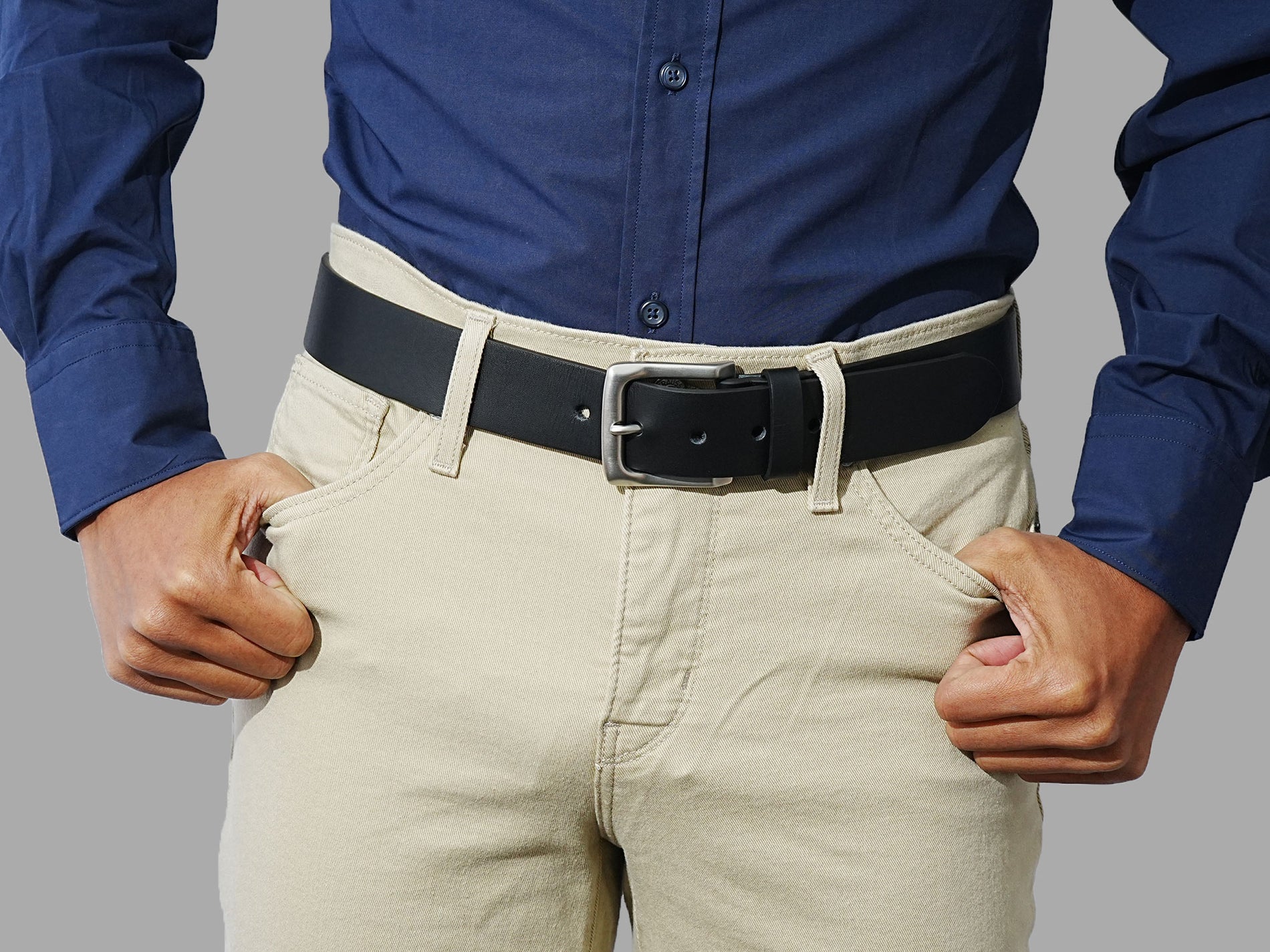 Men’s casual belt in full grain leather. Perfect with slim trousers or denim.