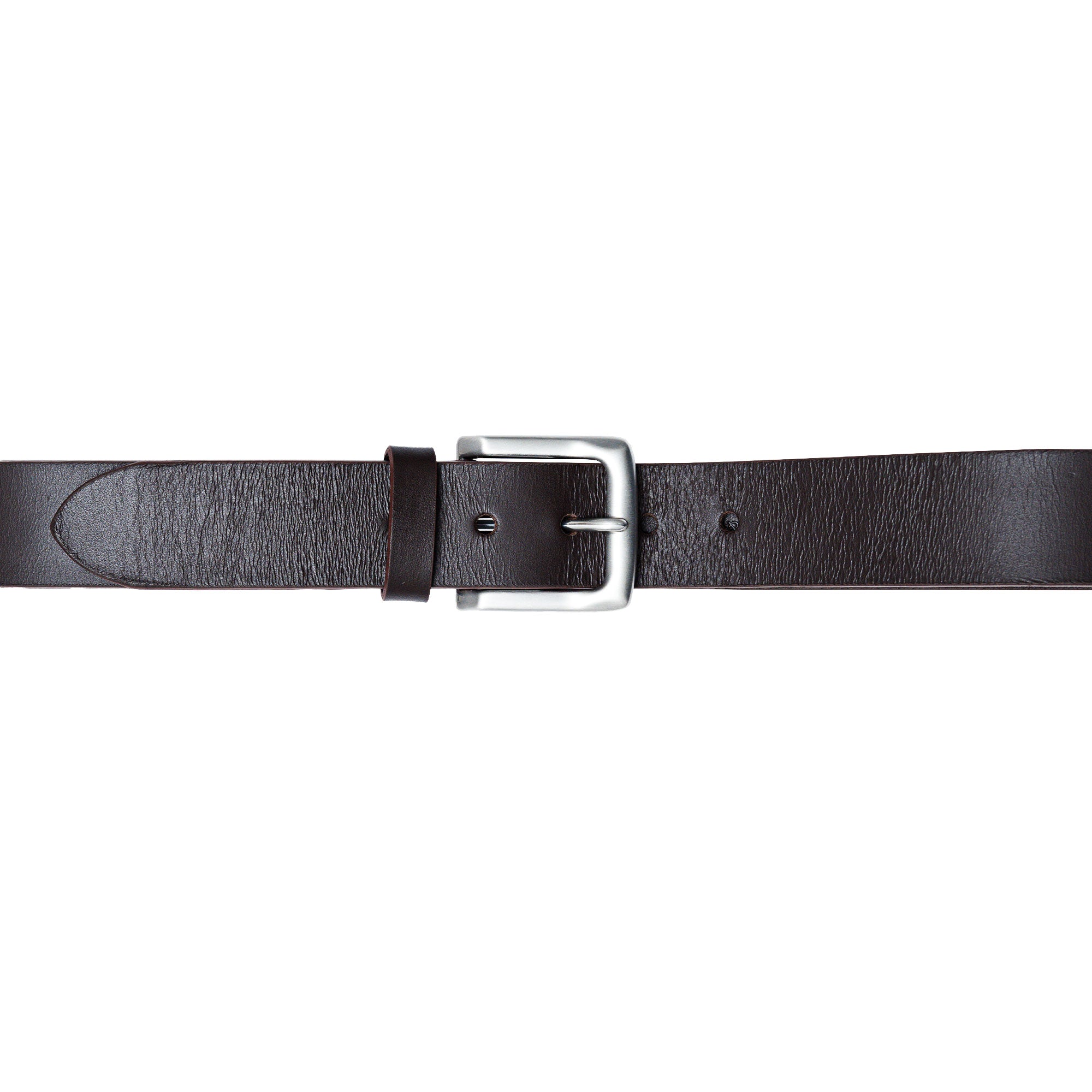 Men’s jeans belt in brown leather. Durable design that completes casual outfits.