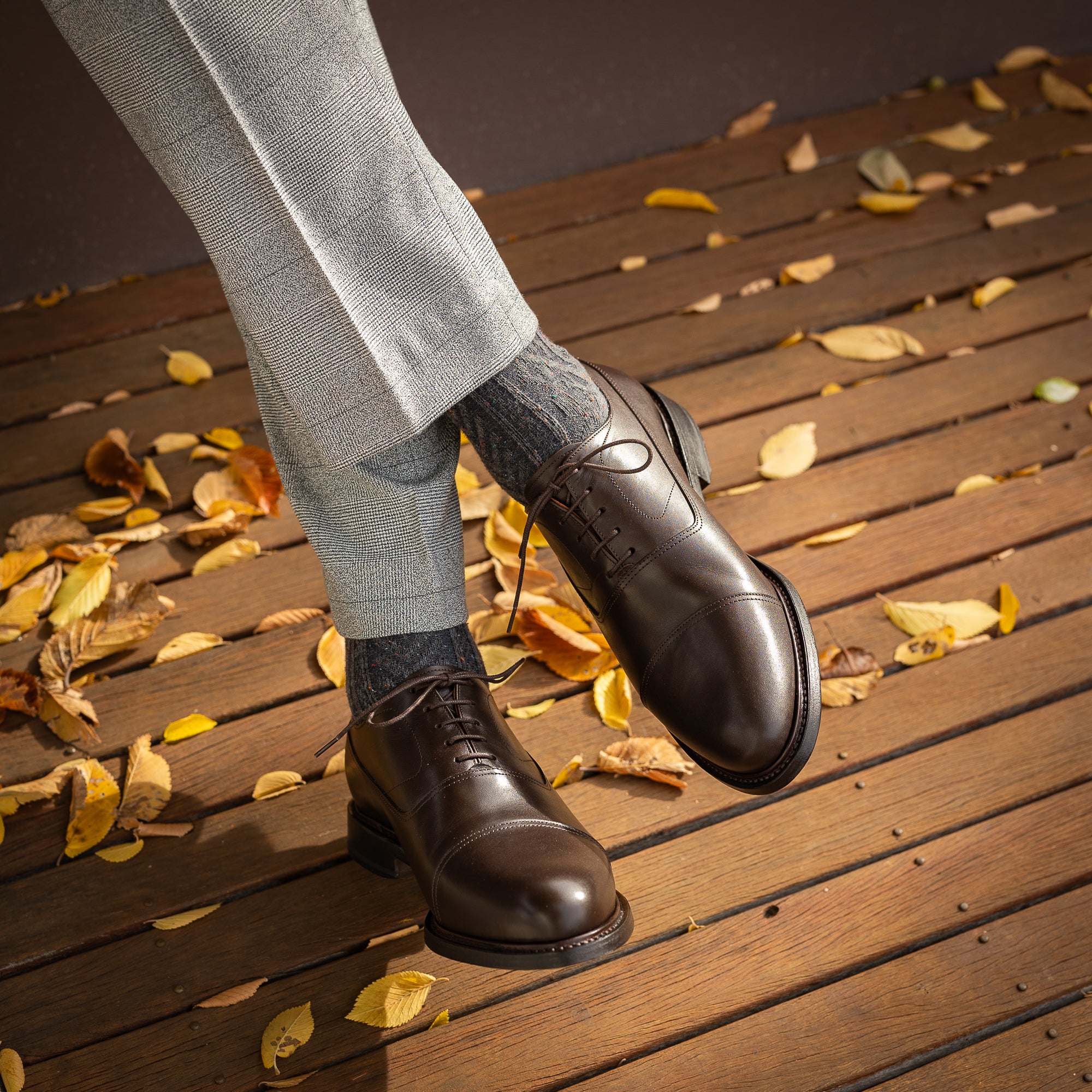 Cap toe oxford in brown calf leather are timeless and classic for all official events