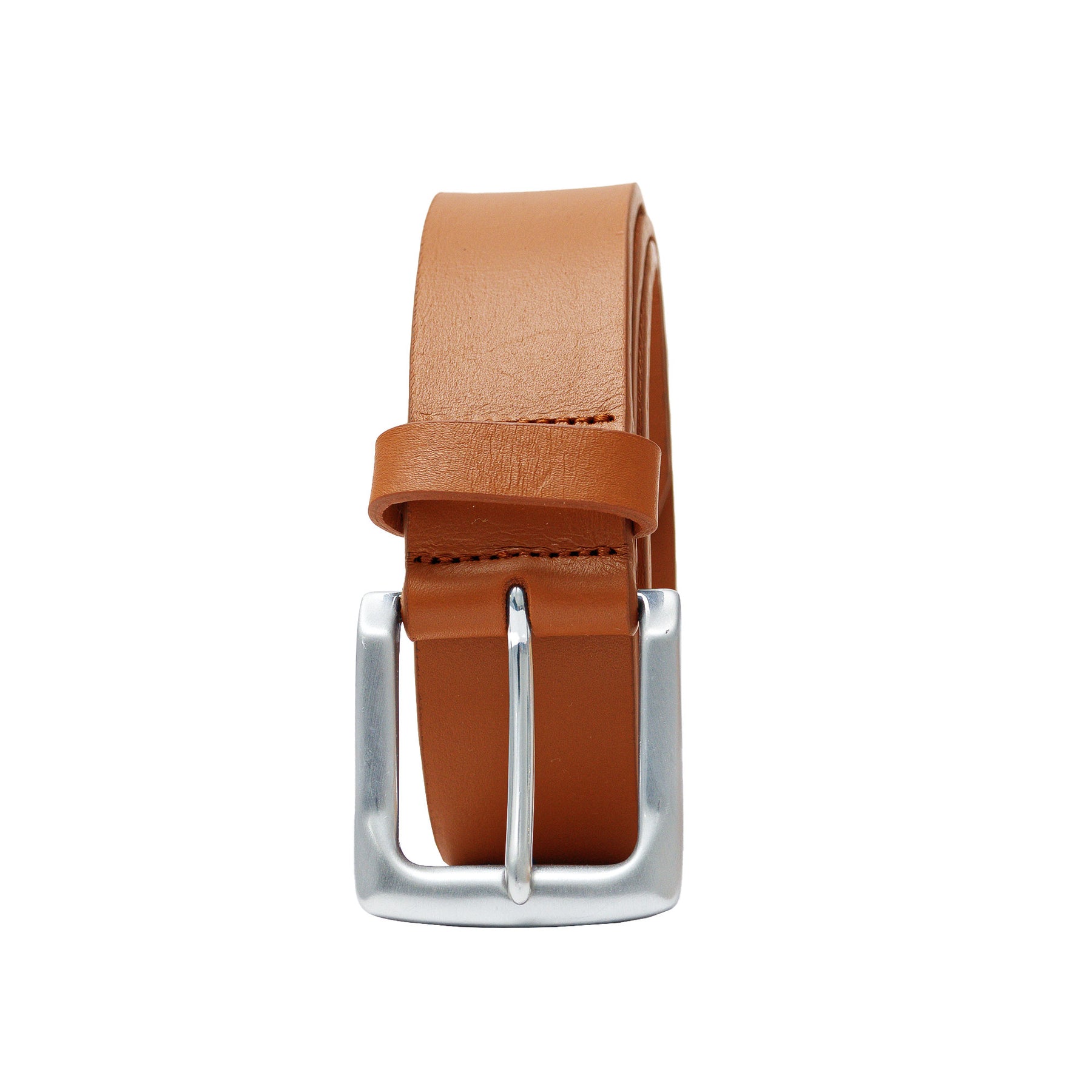 Men’s tan leather belt. The essential accessory to wear with casual trousers or denim.