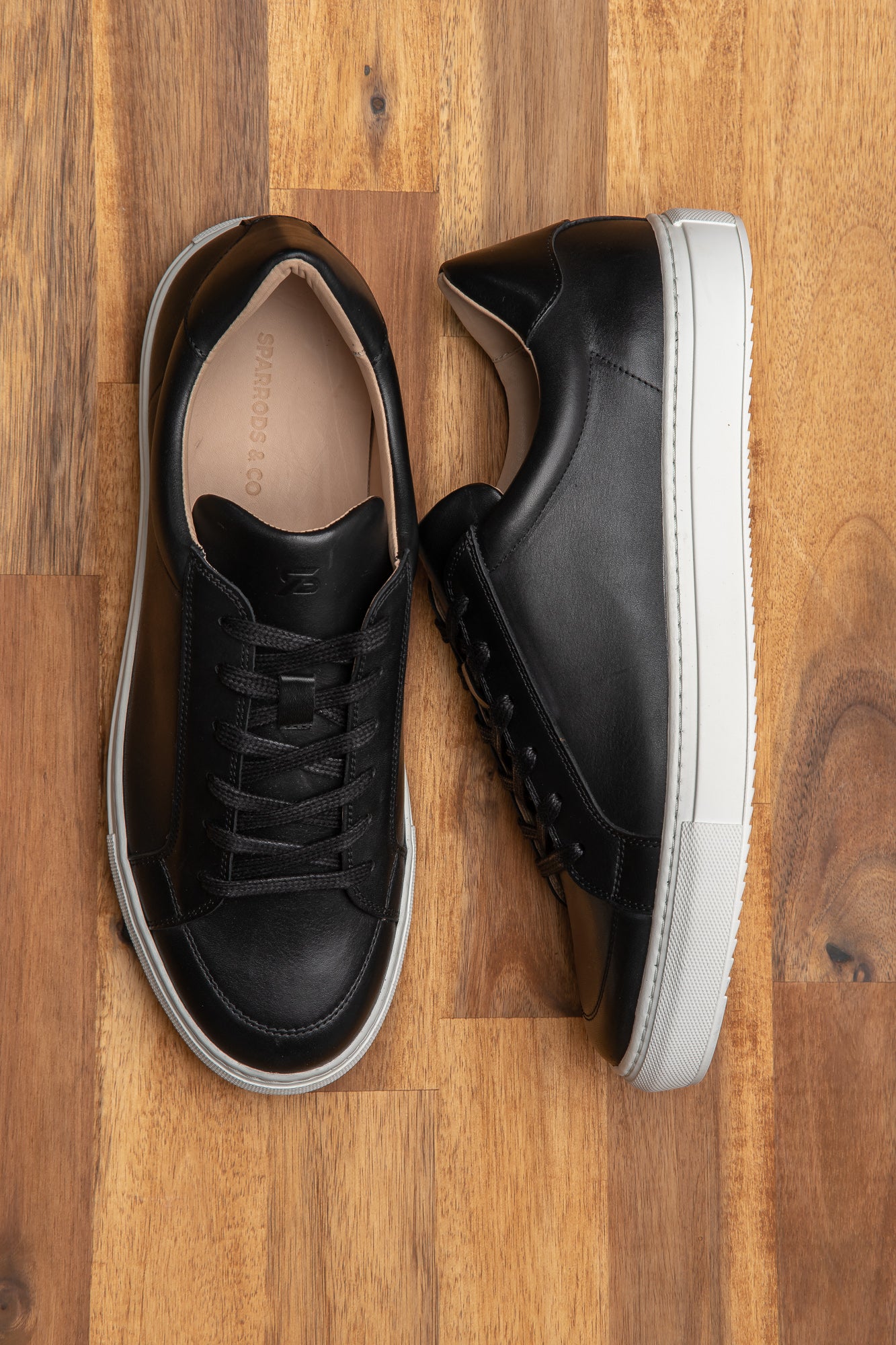 The Vin mens dress sneakers, round toe and minimalistic design