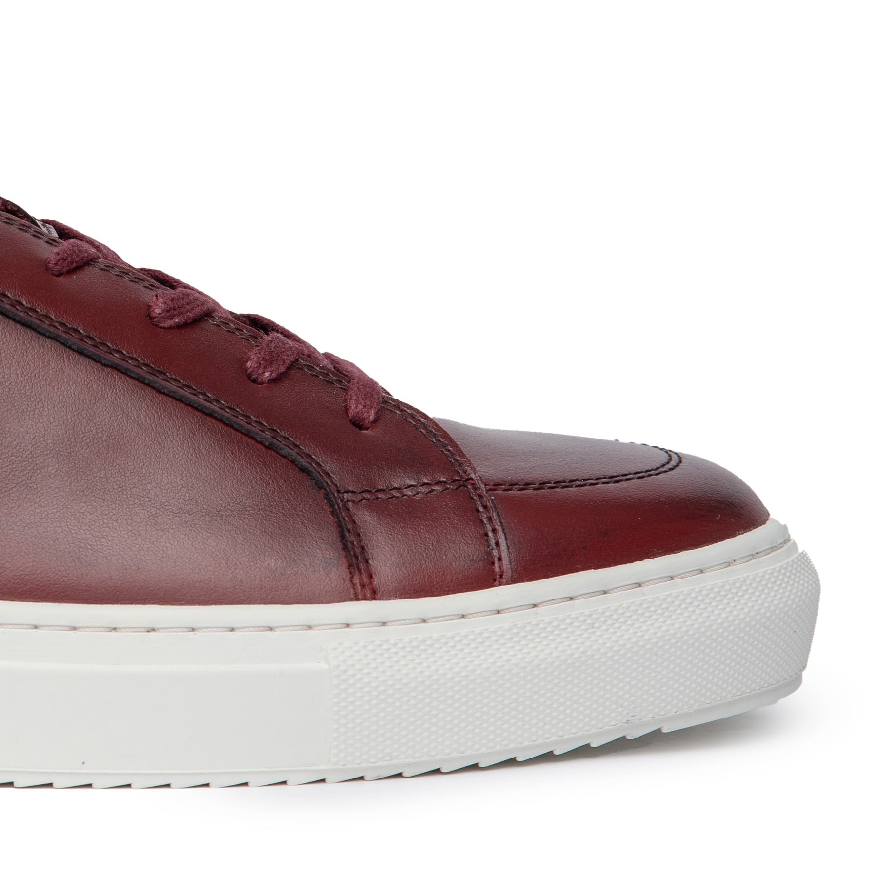 Luxurious leather trainers in oxblood for men with cupsole construction