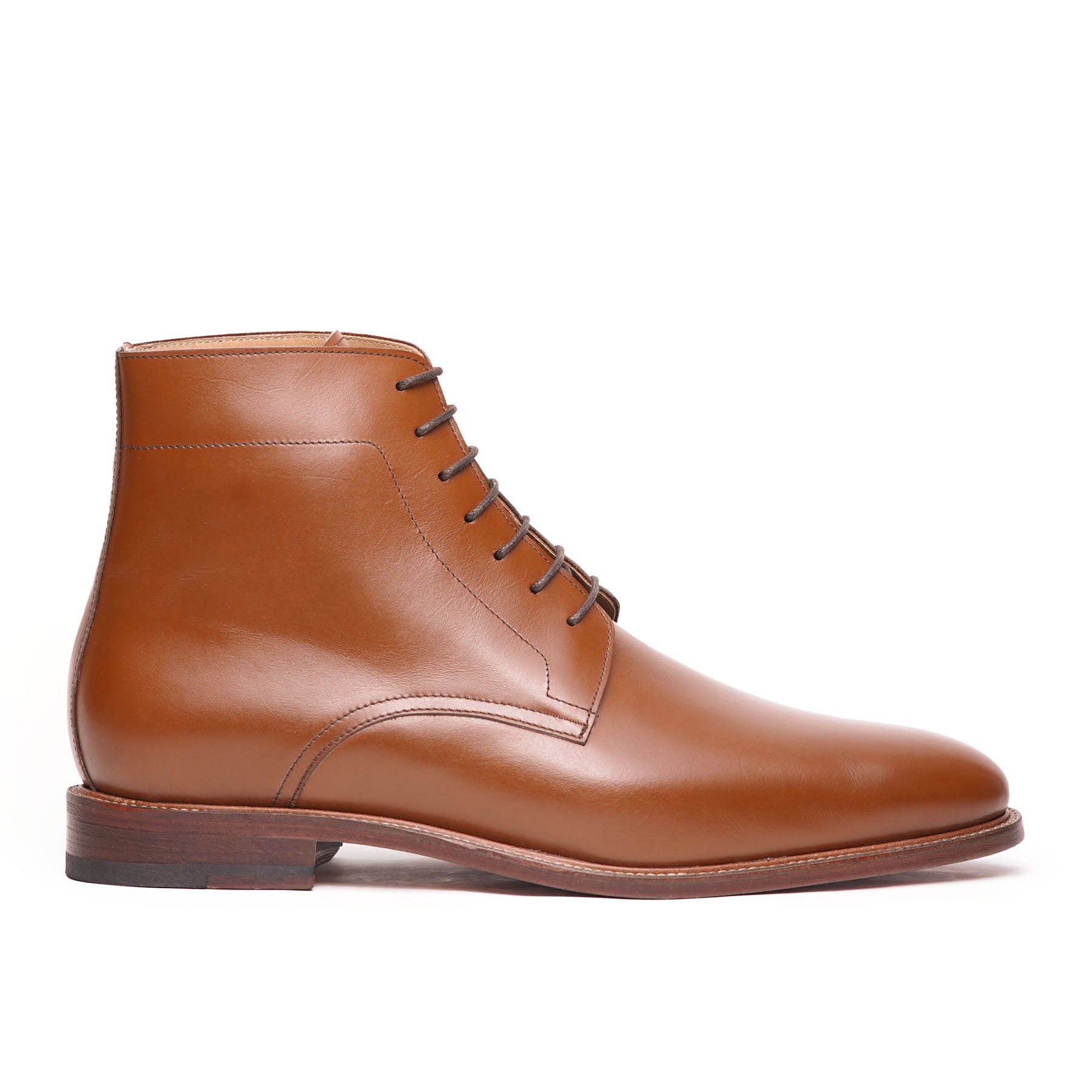 The Kingsman plain toe lace up leather boot in tan, perfect boot for styling and fashion forward gentlemen.