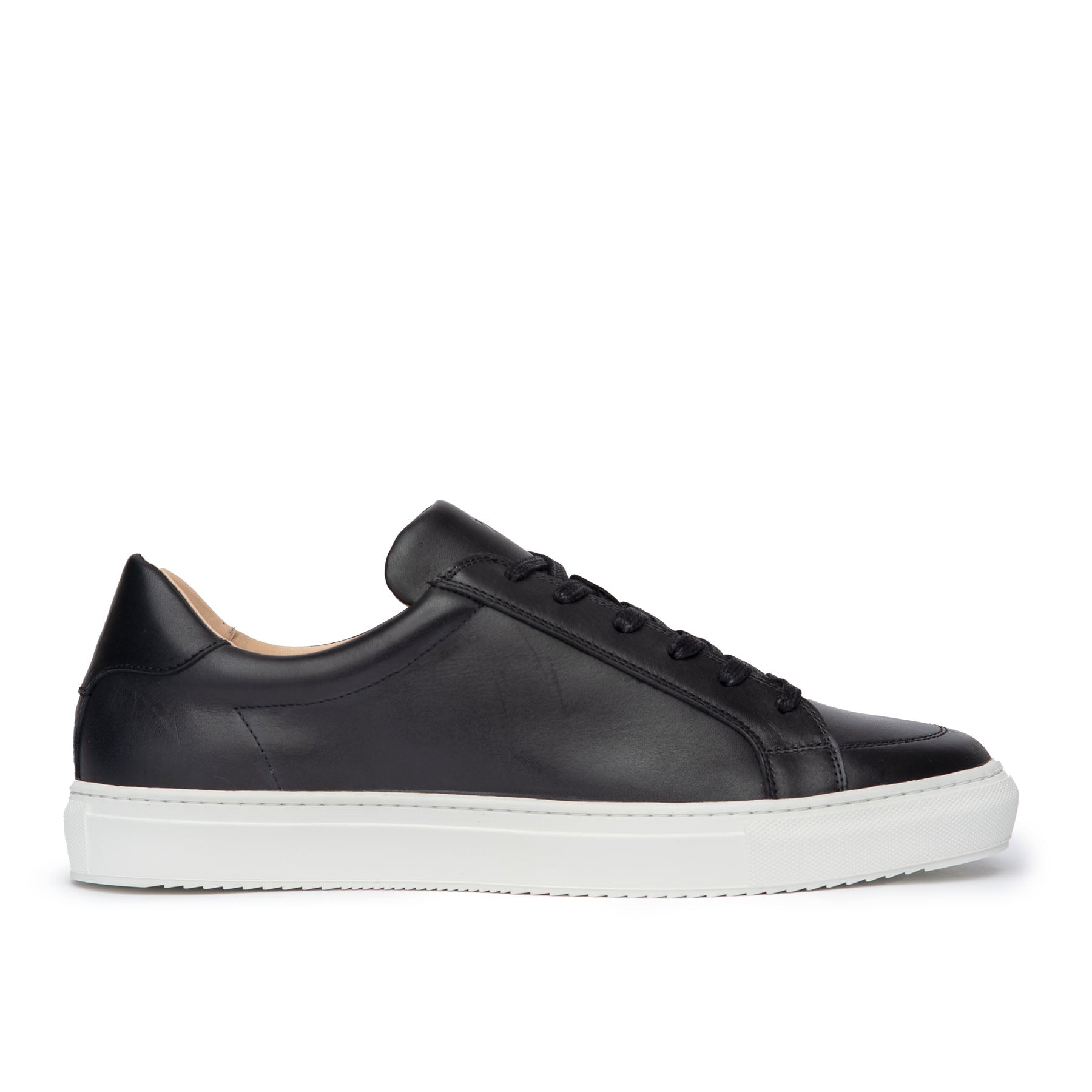 Sneaker shoes for mens, the Vin in black, versatile shoes for men