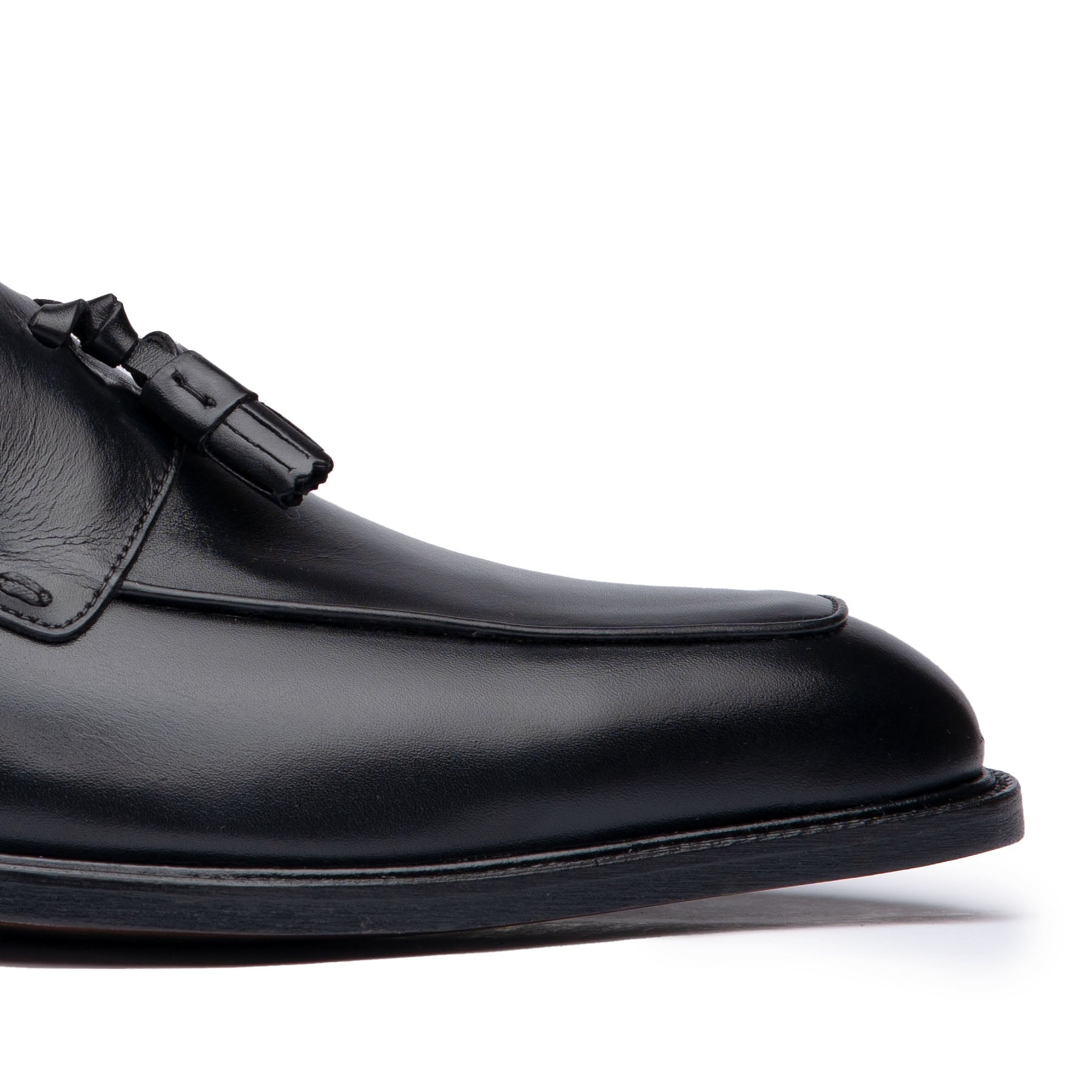 mens black loafer, made using calfskin leather 