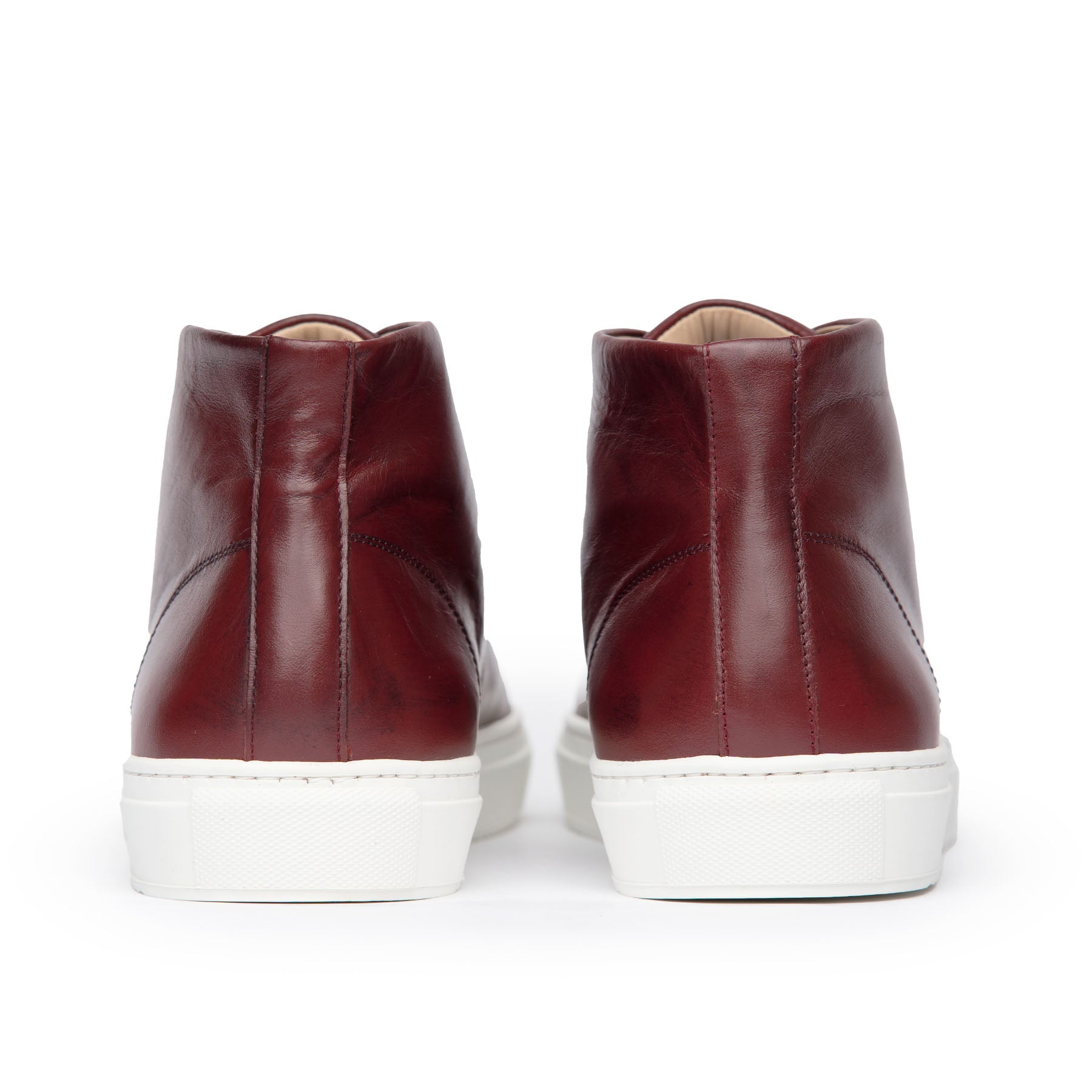 Mens casual sneaker featuring high top design and fully lined with soft leather for comfort