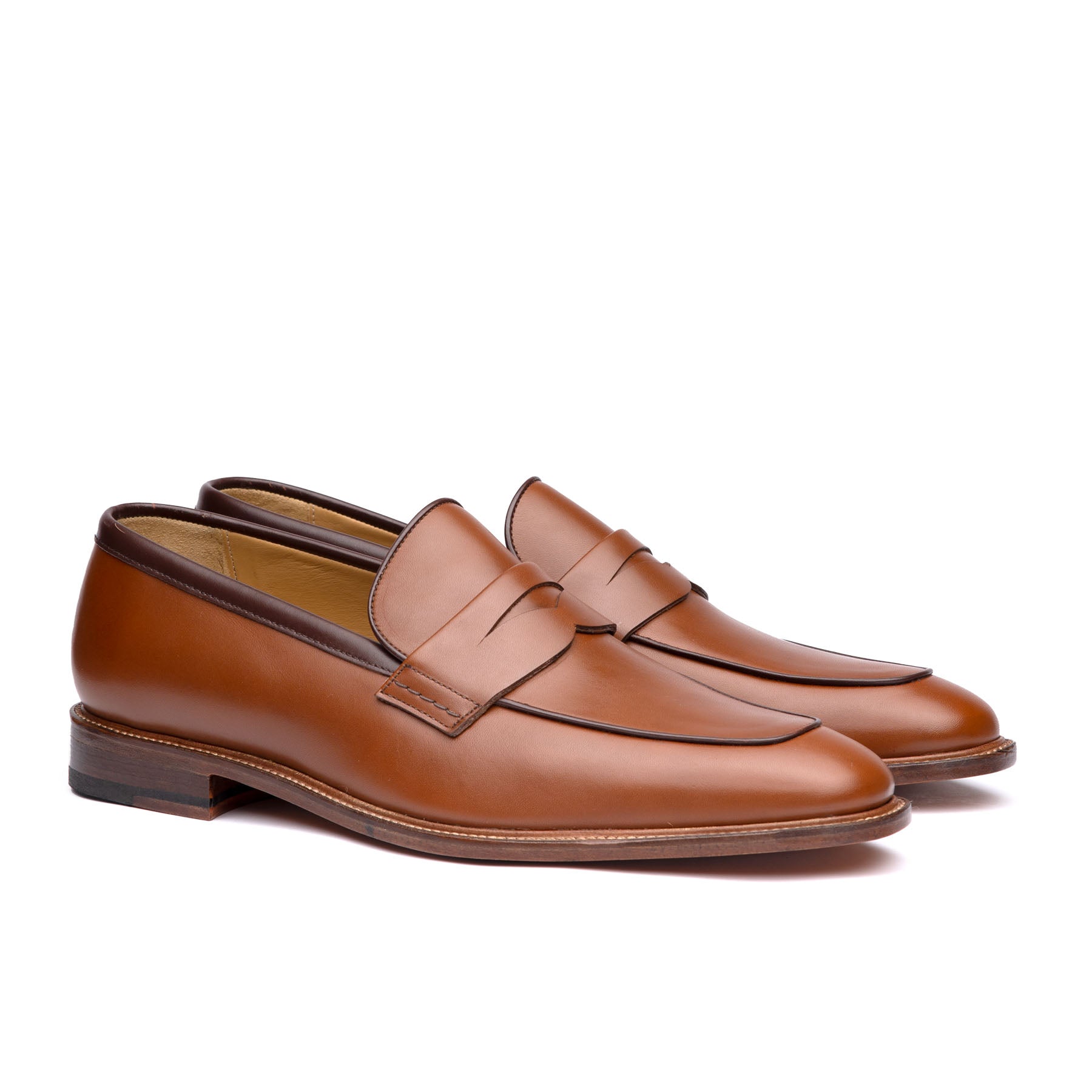 Mens tan loafers shoes in full grain leather for all smart casual outfit